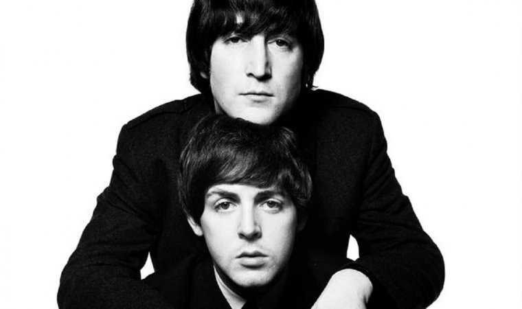Após recuperar a voz de John Lennon com IA, Paul McCartney anuncia música inédita dos Beatles, saiba mais 